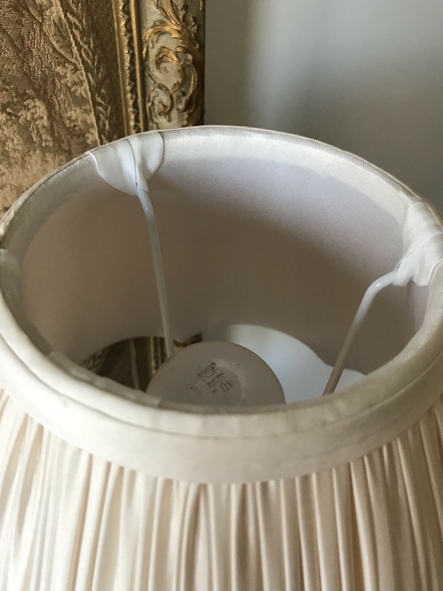 Classical Urn Lamp with Silk Shade