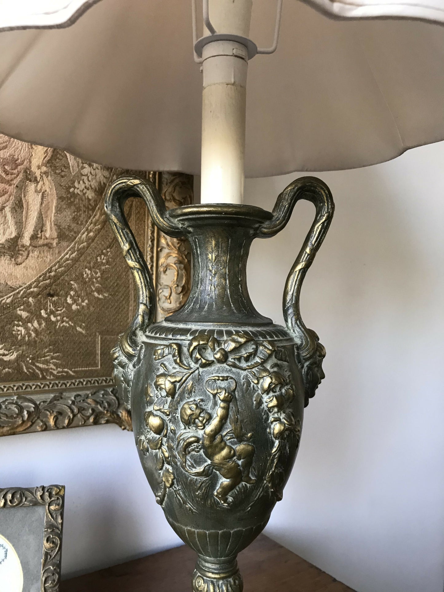 Classical Urn Lamp with Silk Shade