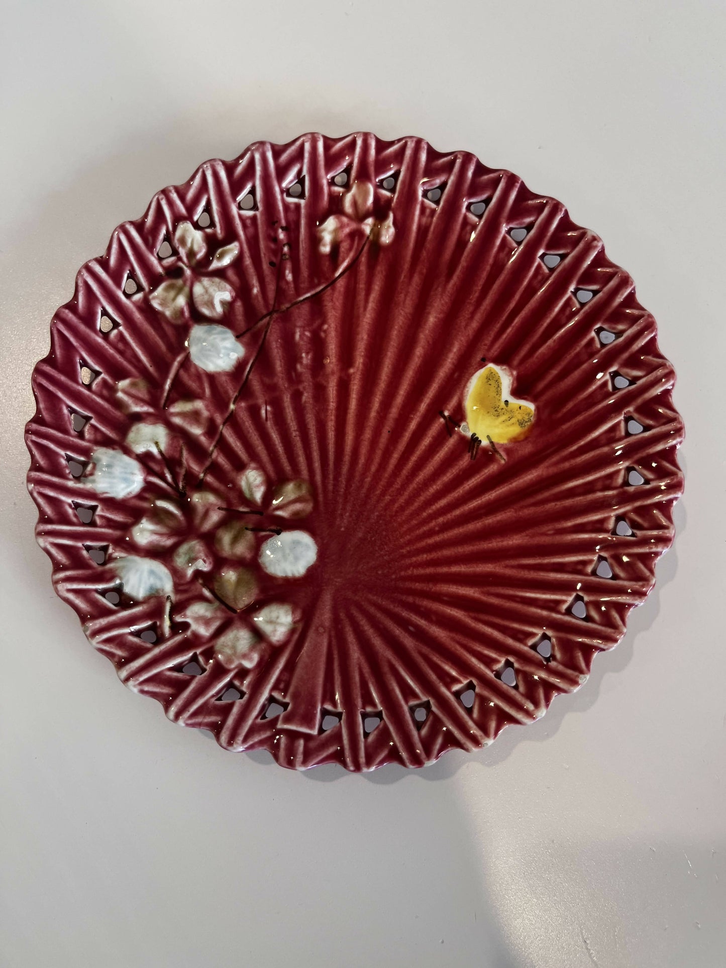 Vintage Majolica lattice edged plate set