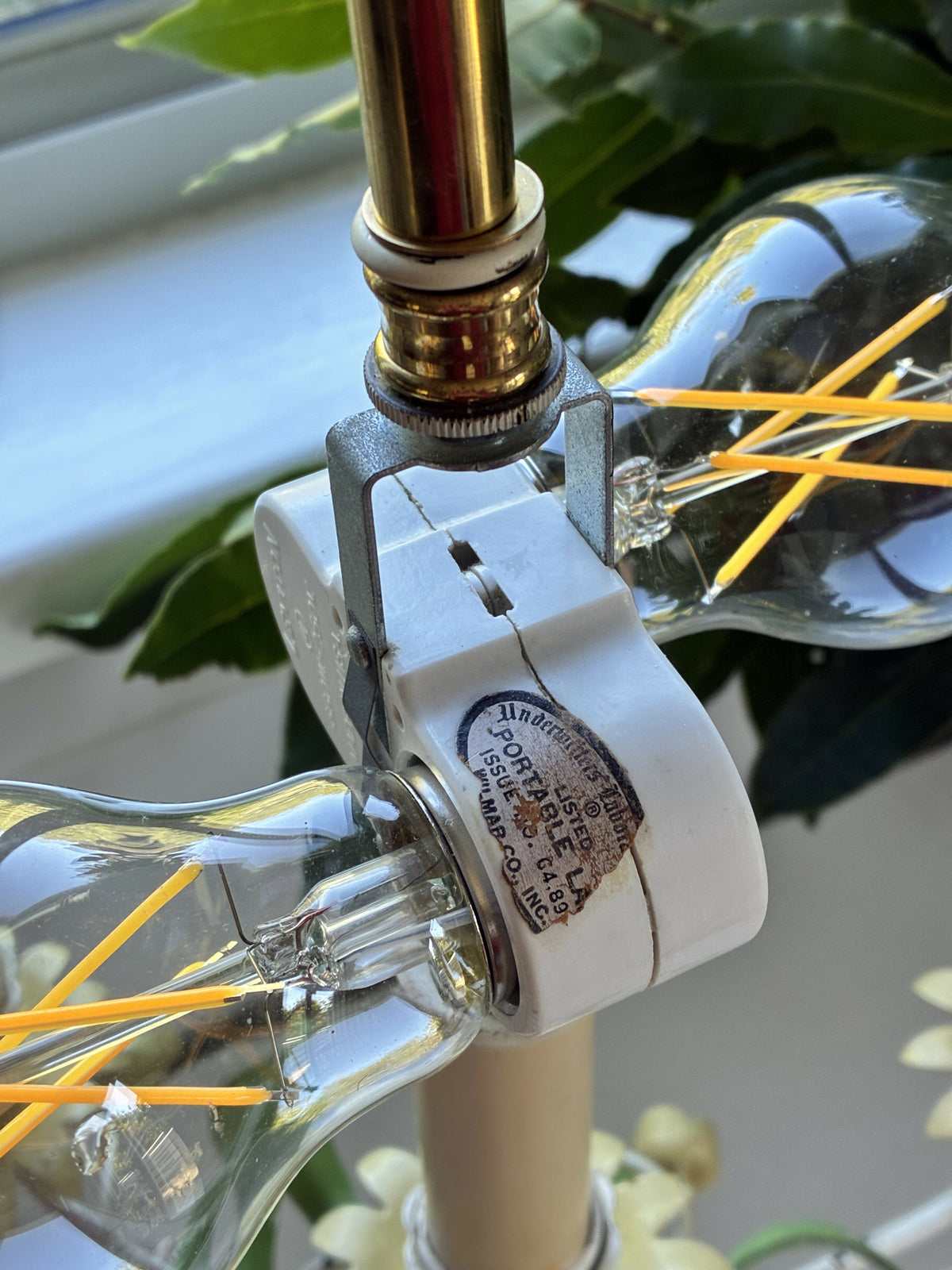 Buttercup Tole Lamp