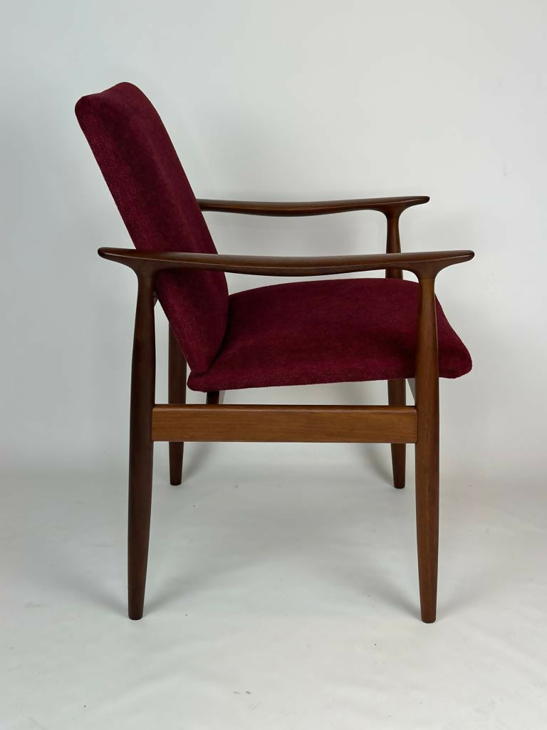 Parker 119 Carver Chair