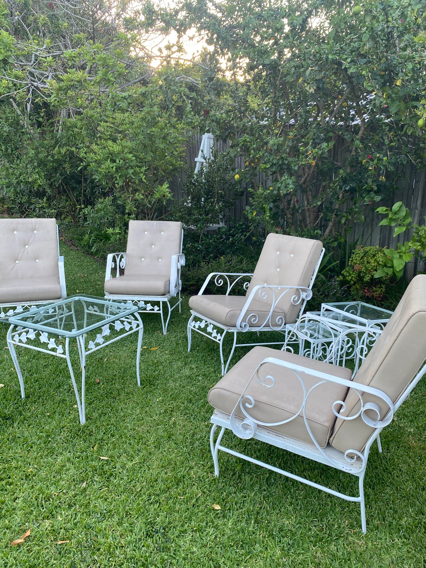 Retro heavy metal patio furniture set