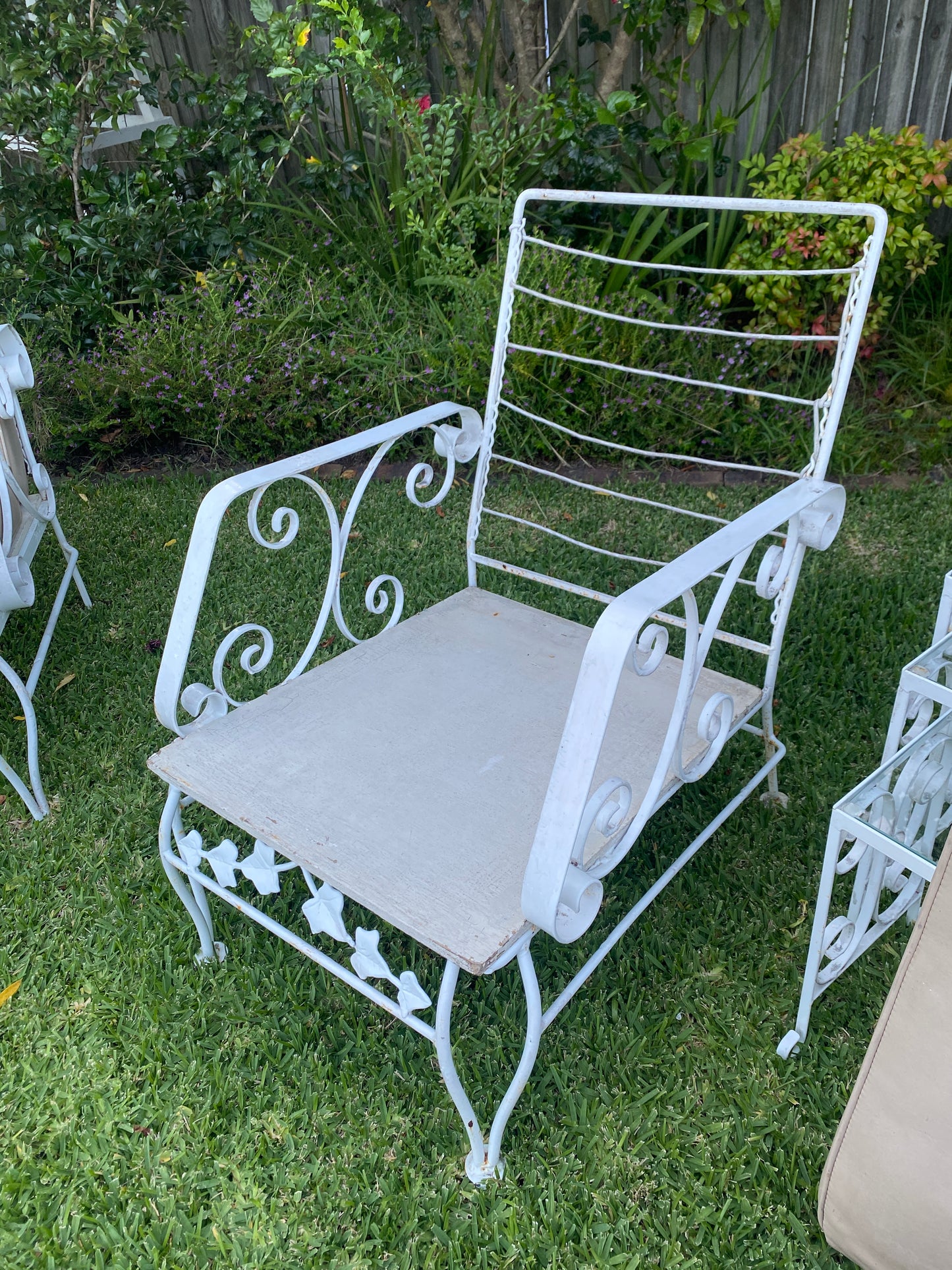 Retro heavy metal patio furniture set