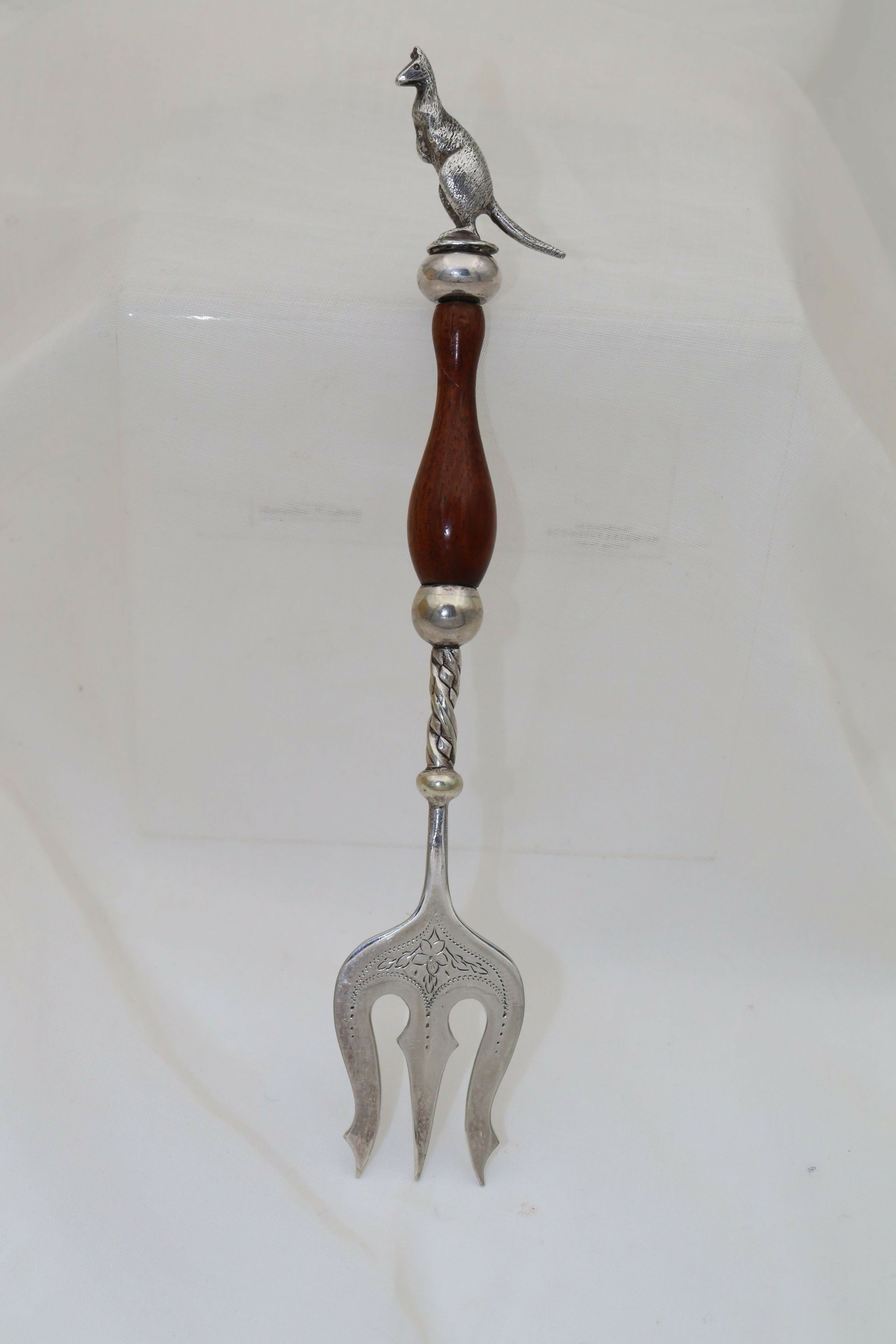 Breadfork Silver plated bread fork with kangaroo finial – Antiquely