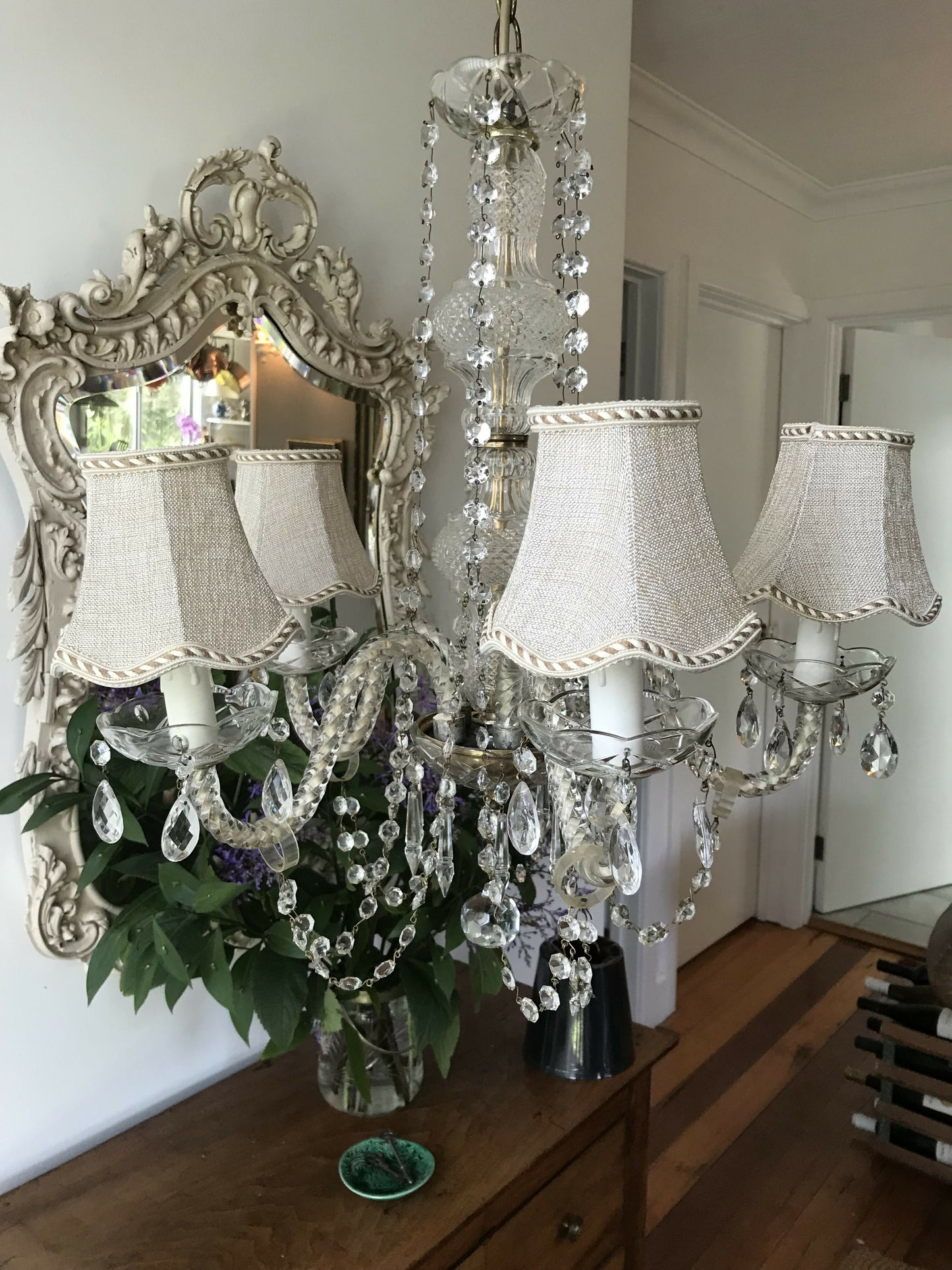 Scalloped clip on shades