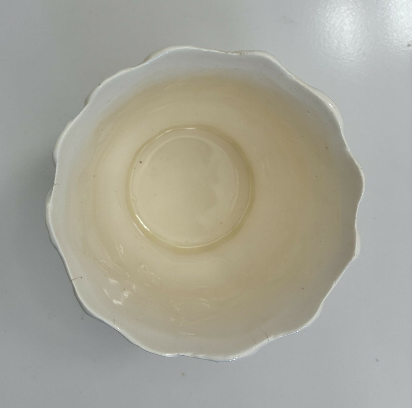 Small white leaf Cache Pot
