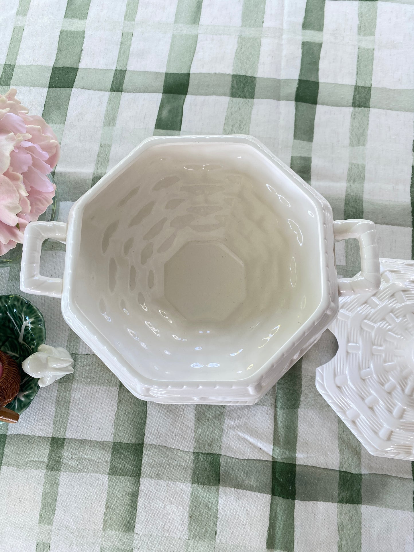 Basketweave Tureen with Plate