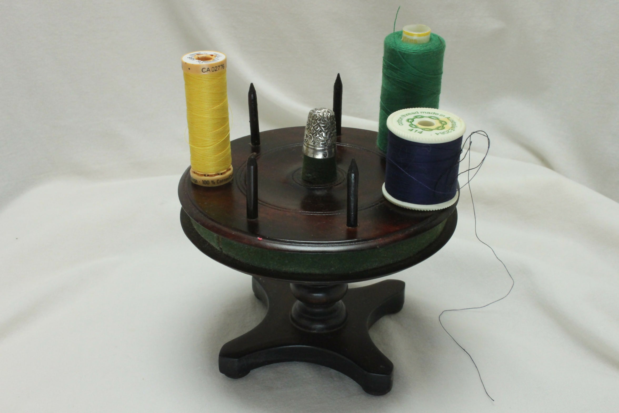 Revolving Reel Revolving cotton reel holder in the shape of a table – Antiquely
