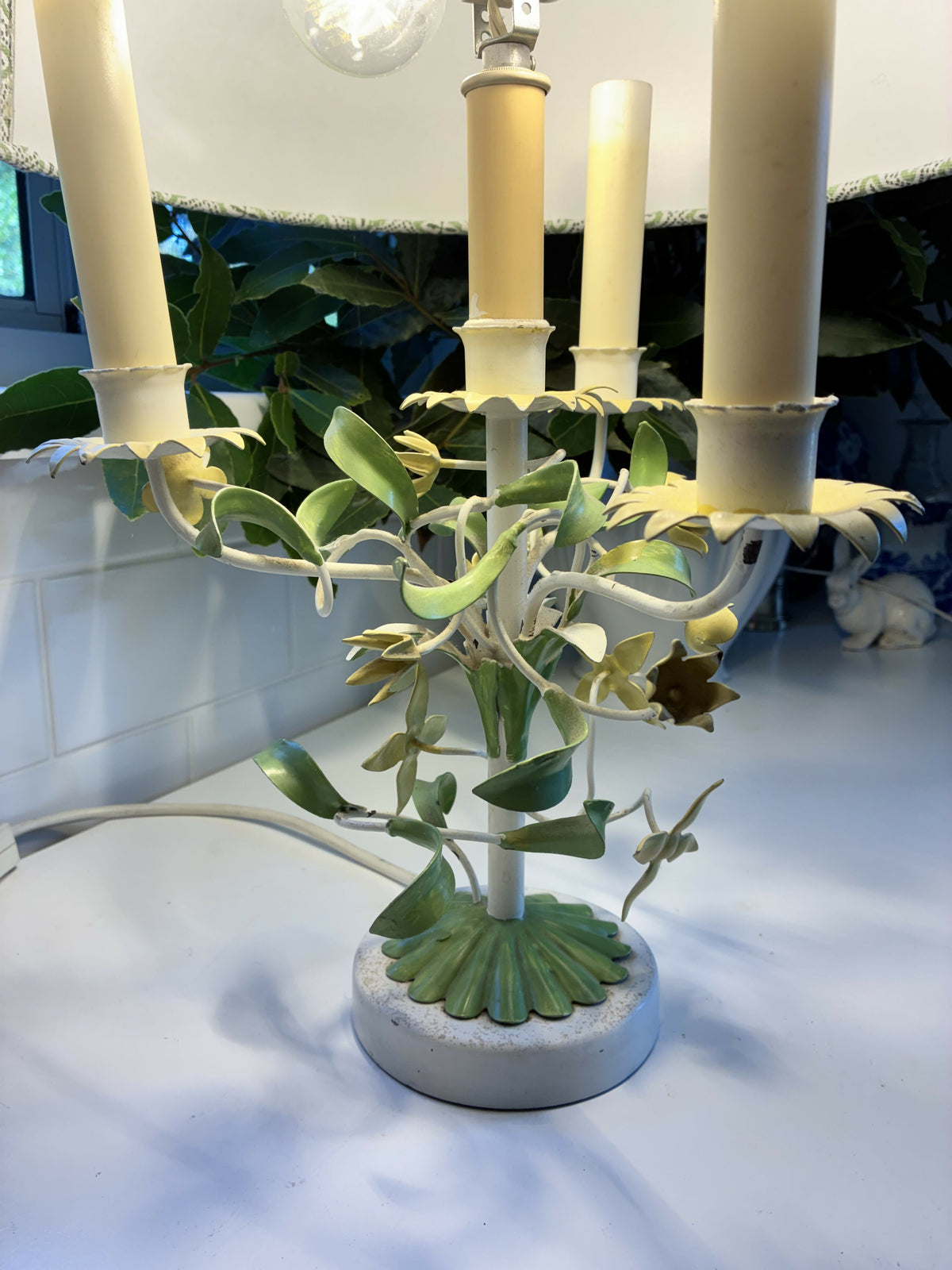 Buttercup Tole Lamp