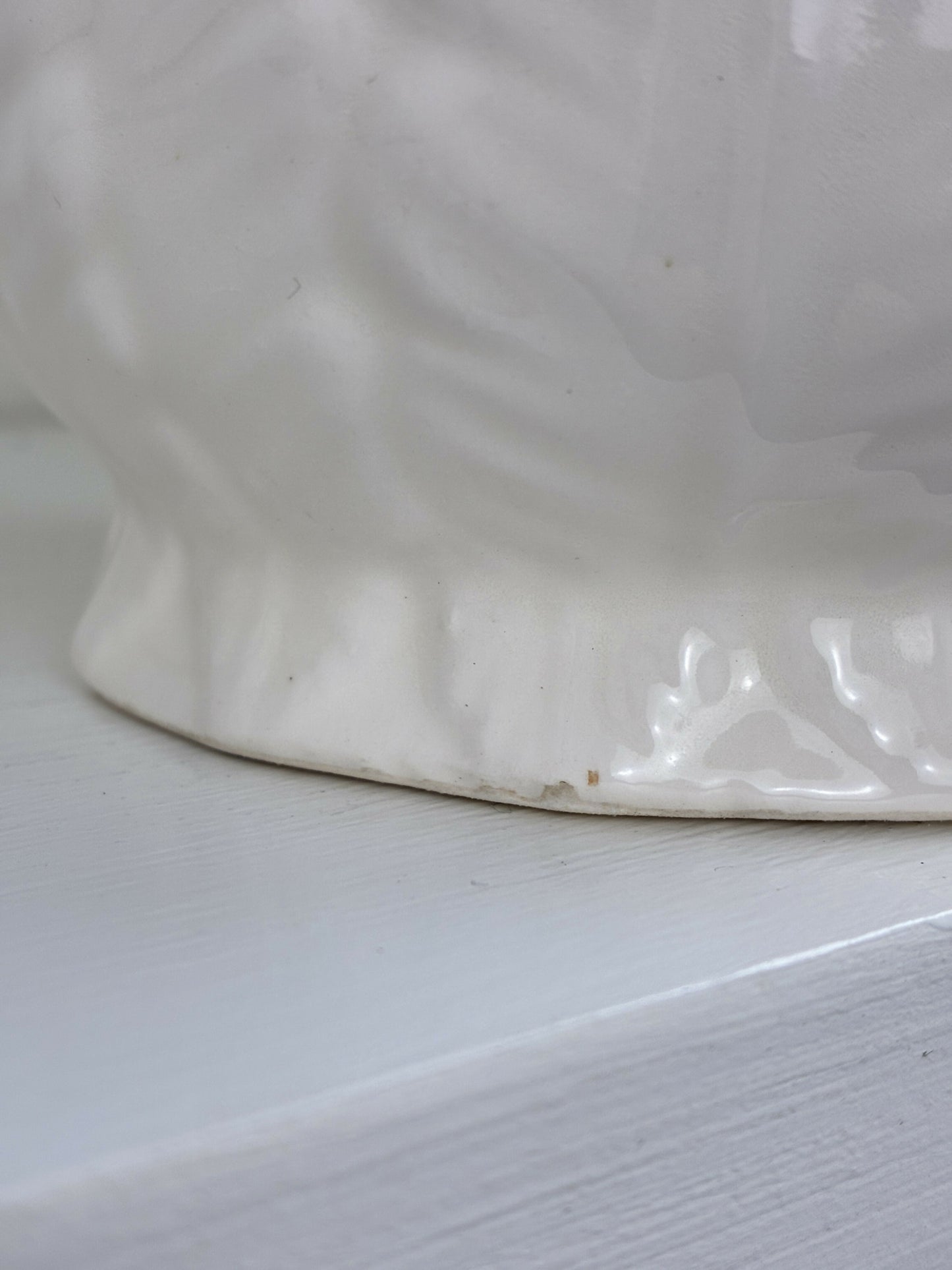 Small white leaf Cache Pot