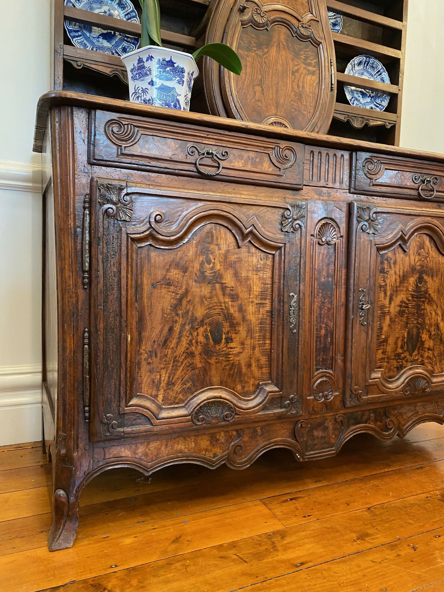 18th Century Walnut and Oak Buffet Vaisellier with Clock