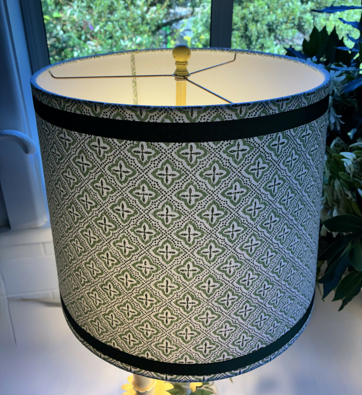 Buttercup Tole Lamp