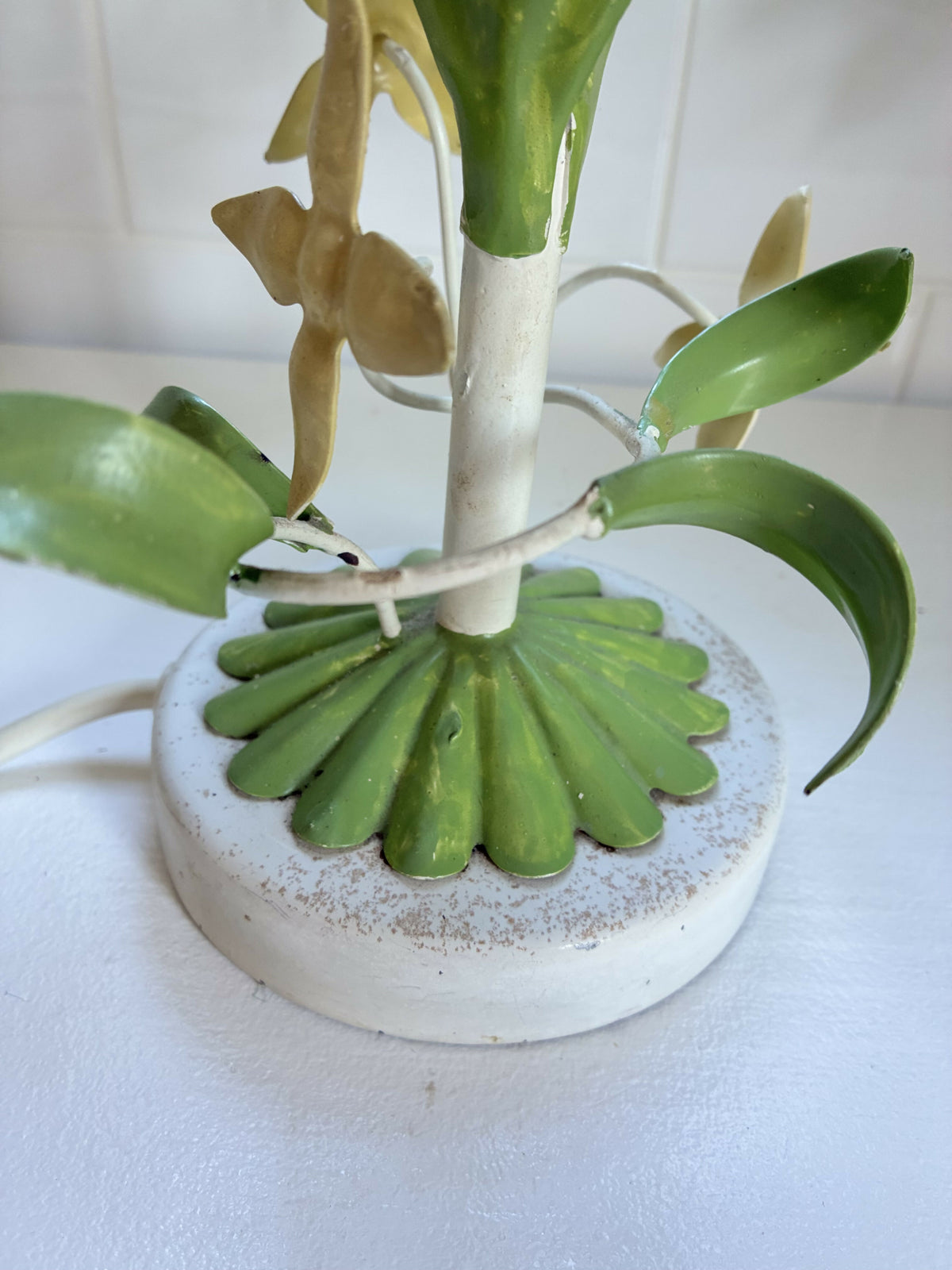 Buttercup Tole Lamp
