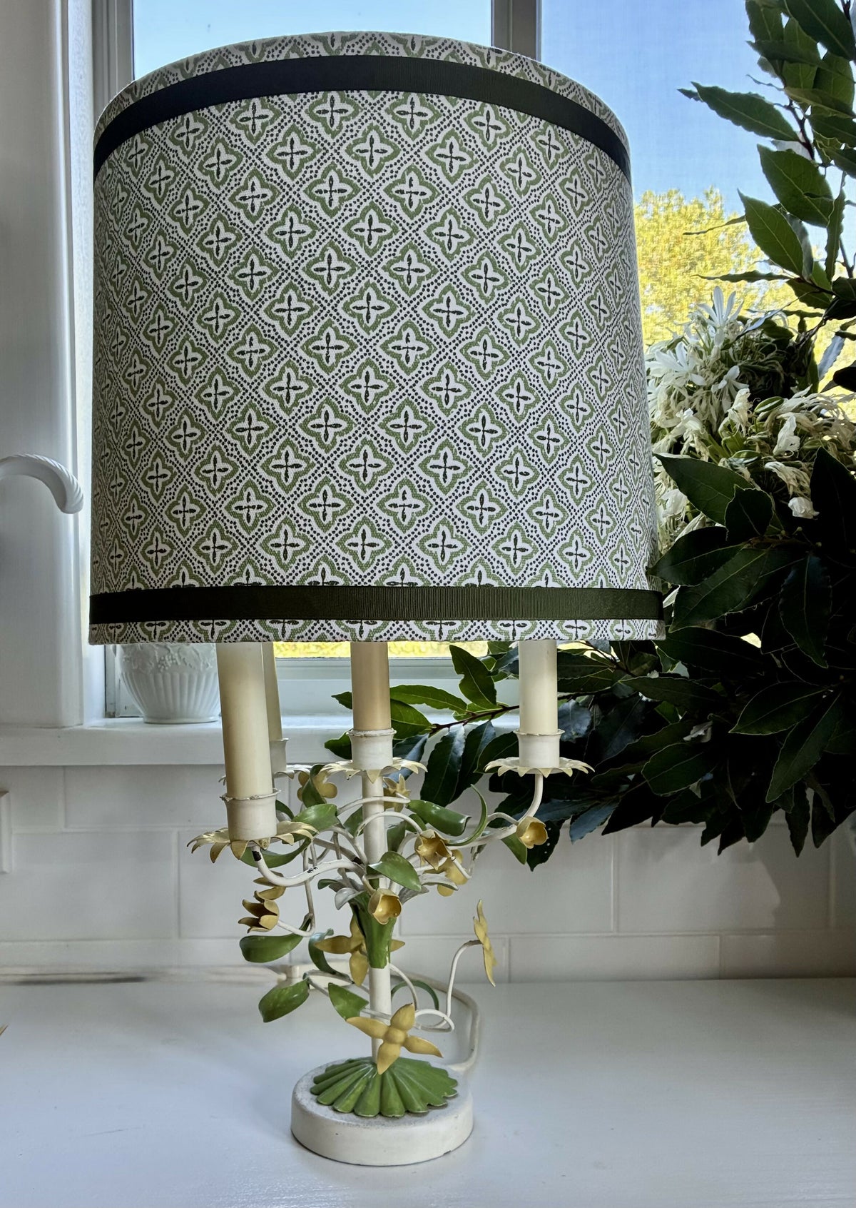 Buttercup Tole Lamp