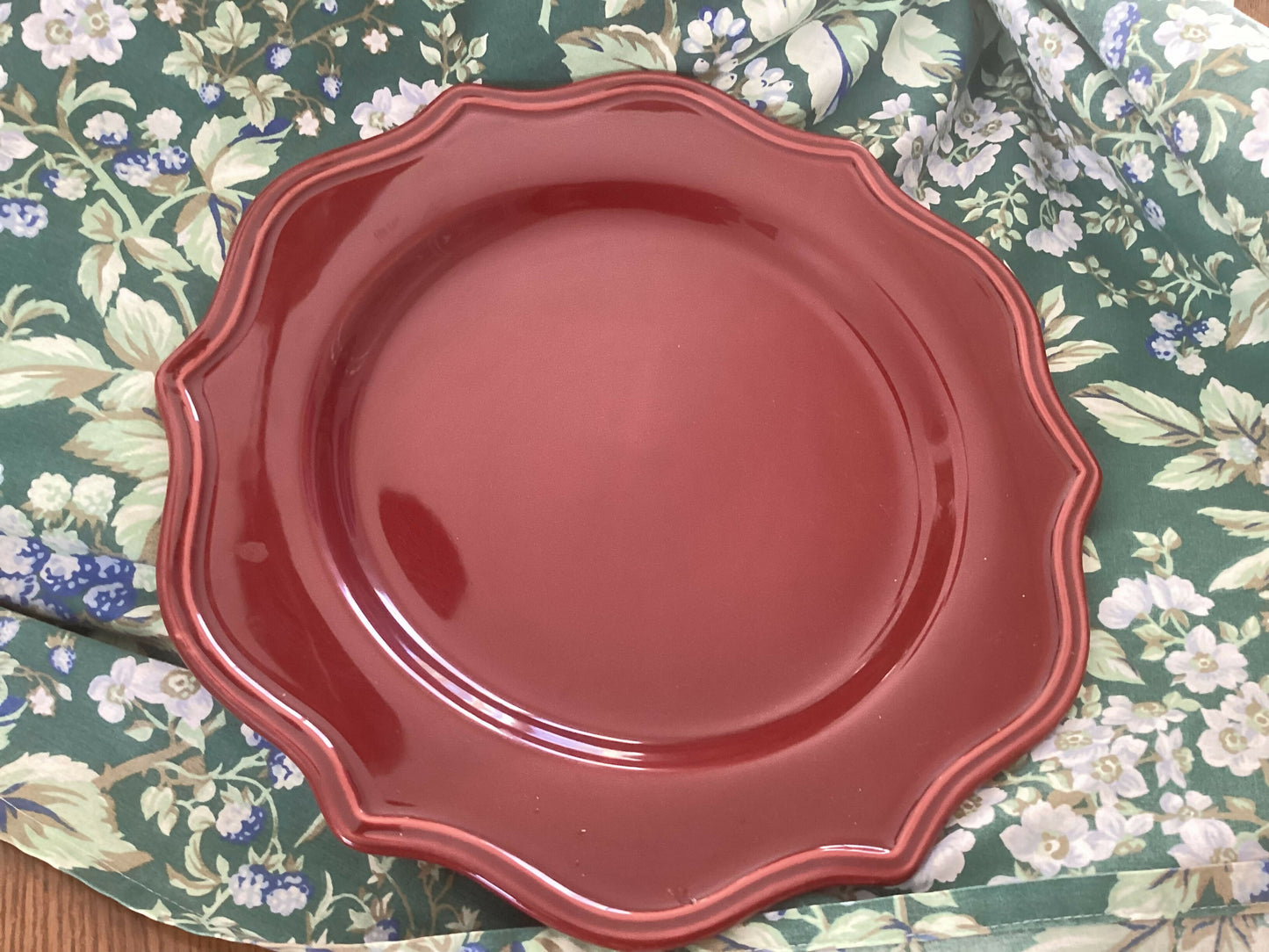 Le Farbourg, Portuguese Charger Plates x 8