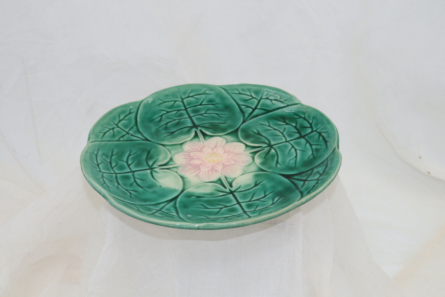 Majolica water lily plate