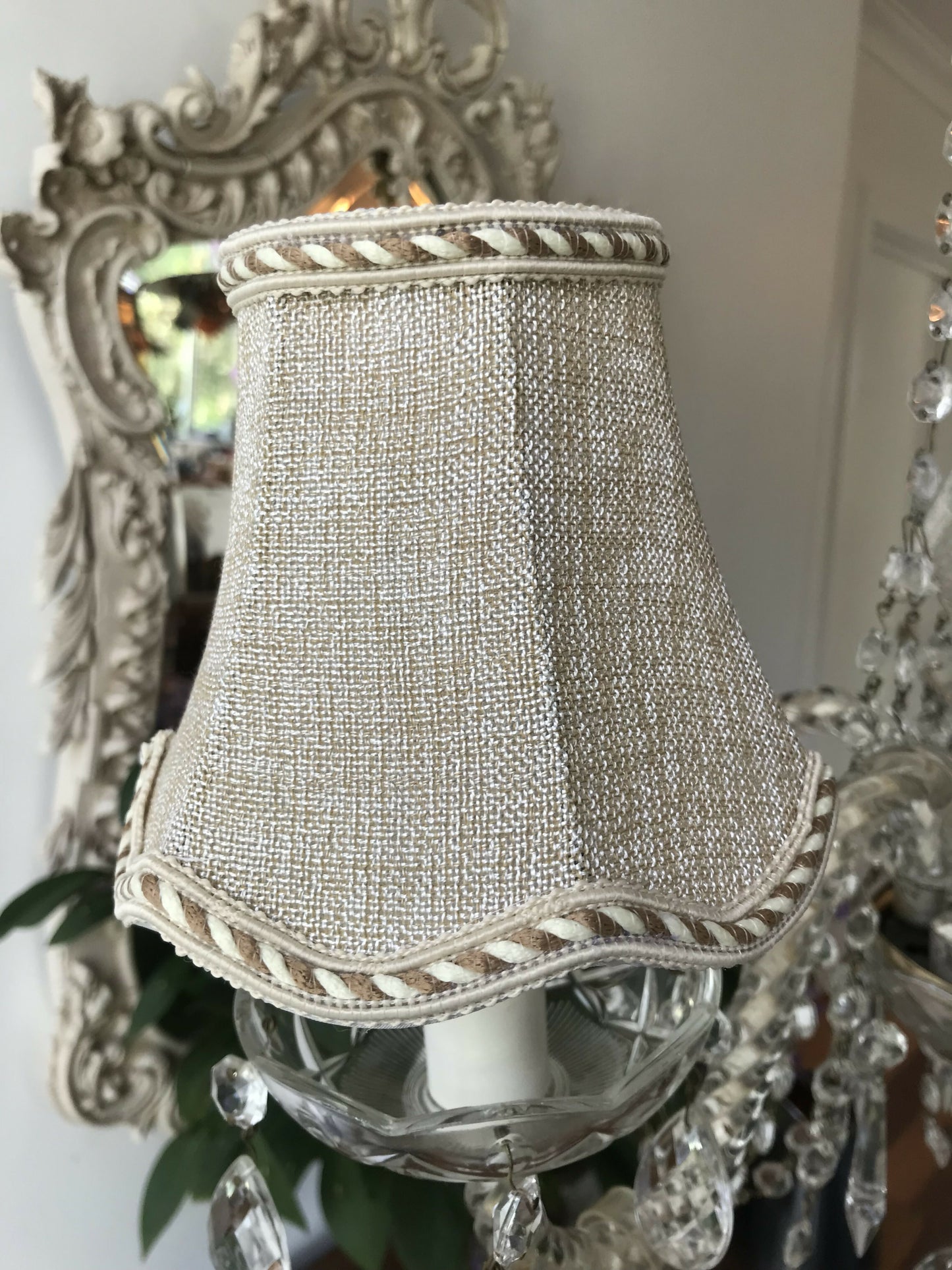 Scalloped clip on shades