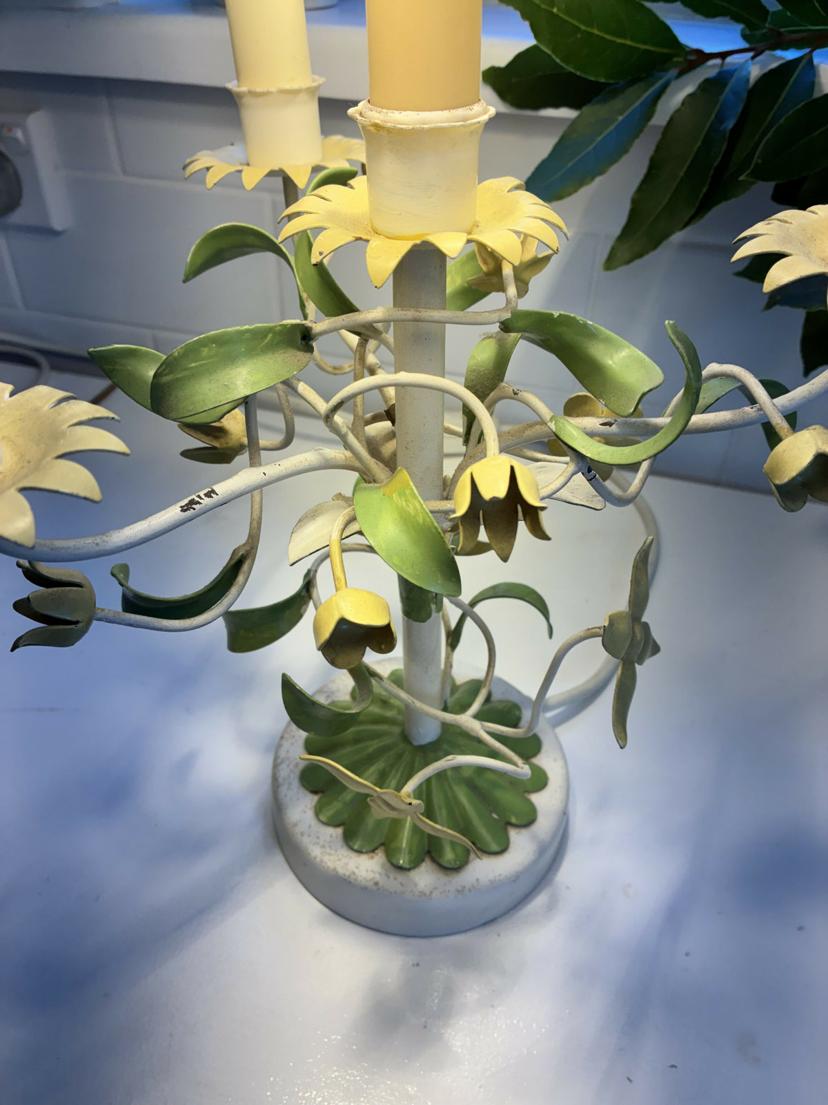 Buttercup Tole Lamp