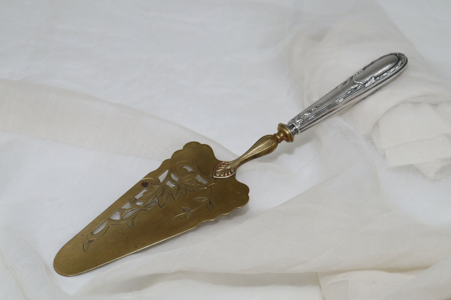 French silver handled dessert slice