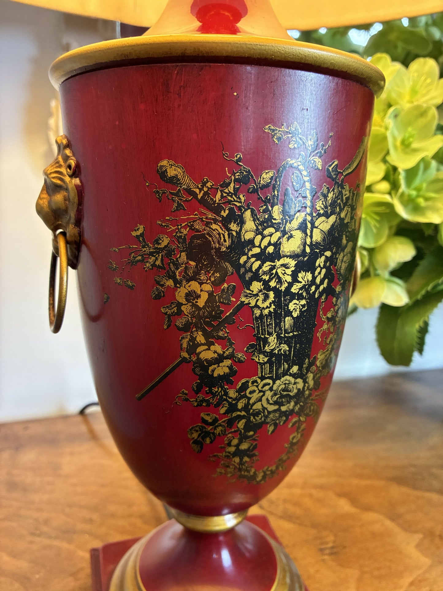 Italian Toleware Lamp