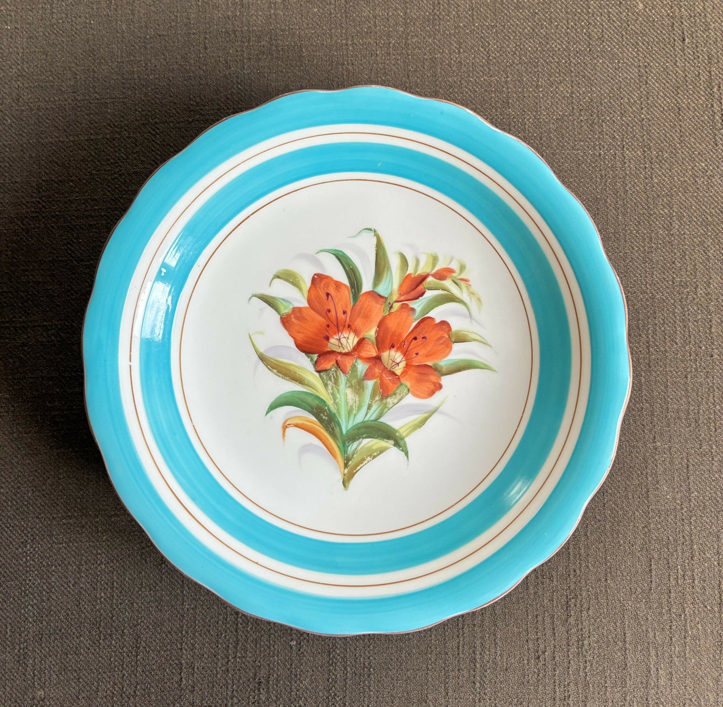 Lilies handpainted comport tazzer
