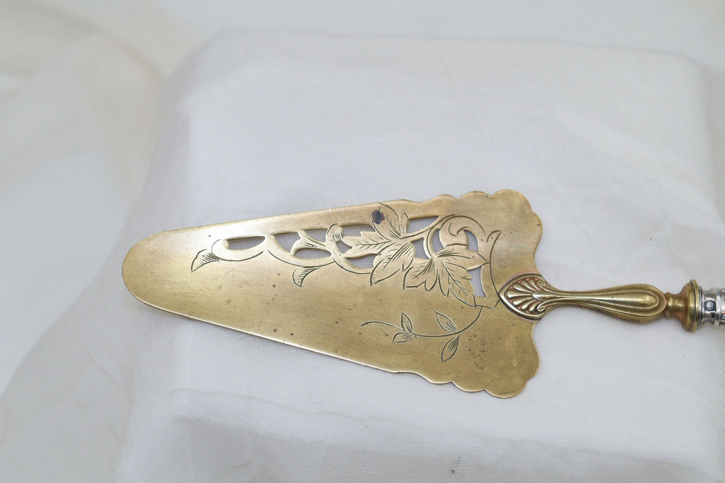 French silver handled dessert slice