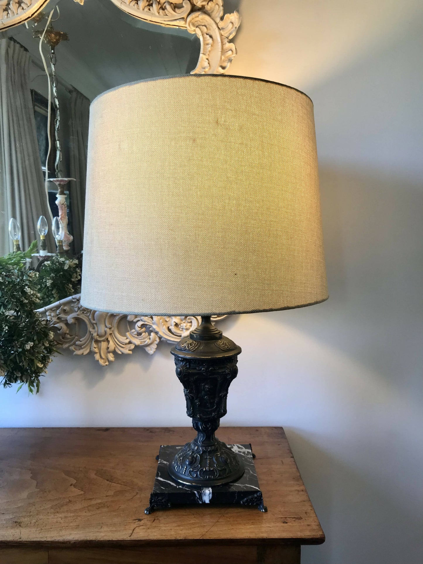 Classical Urn Lamp