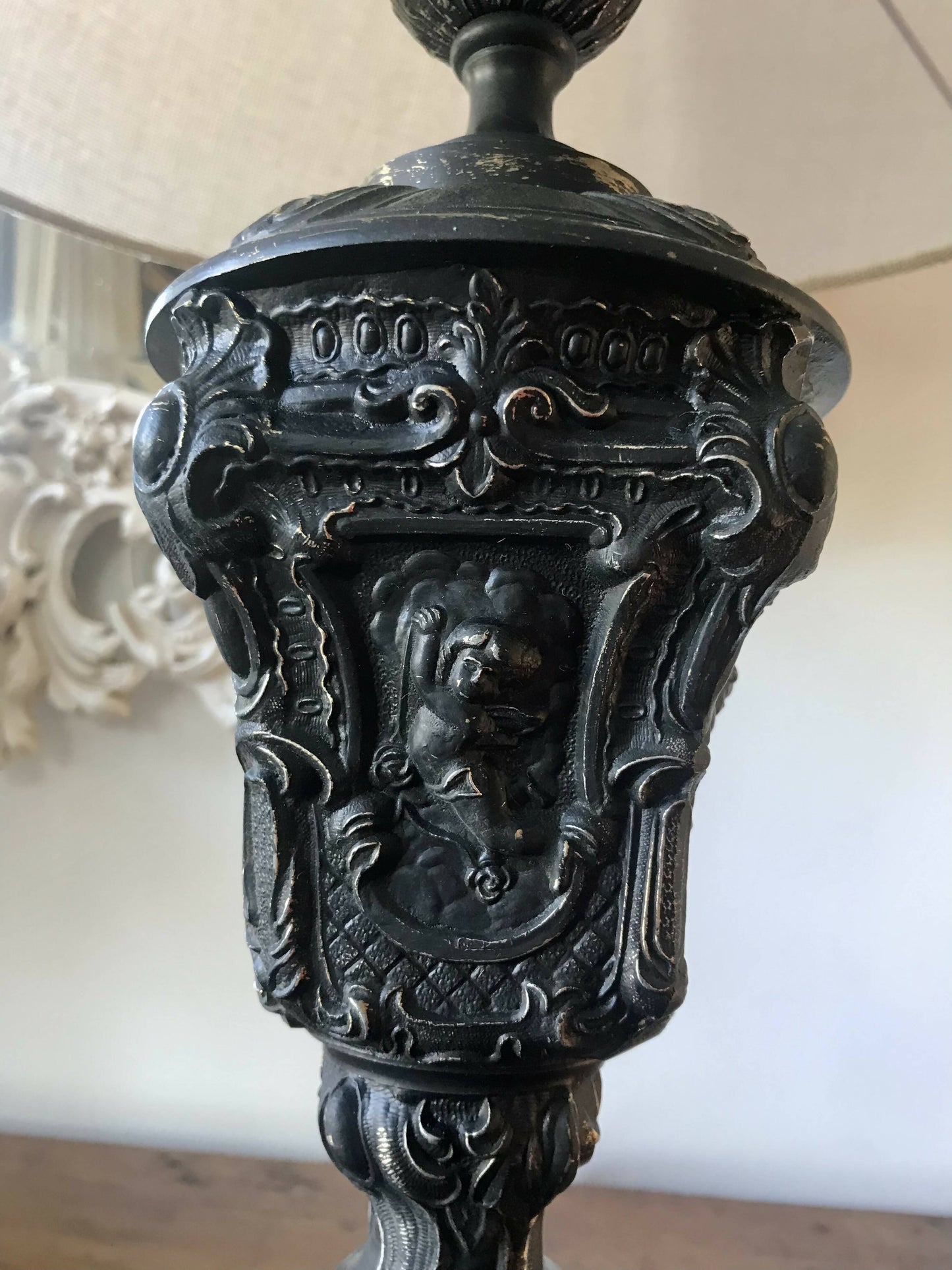 Classical Urn Lamp