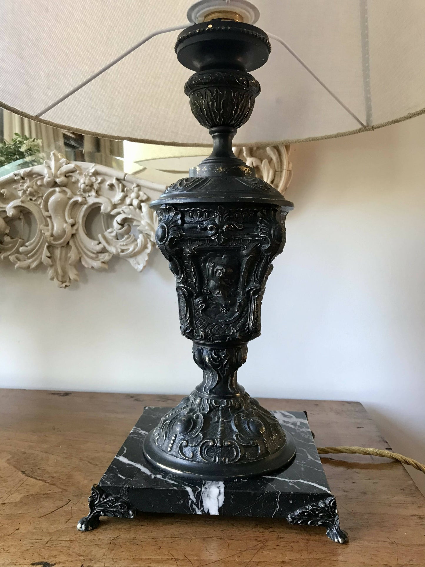 Classical Urn Lamp