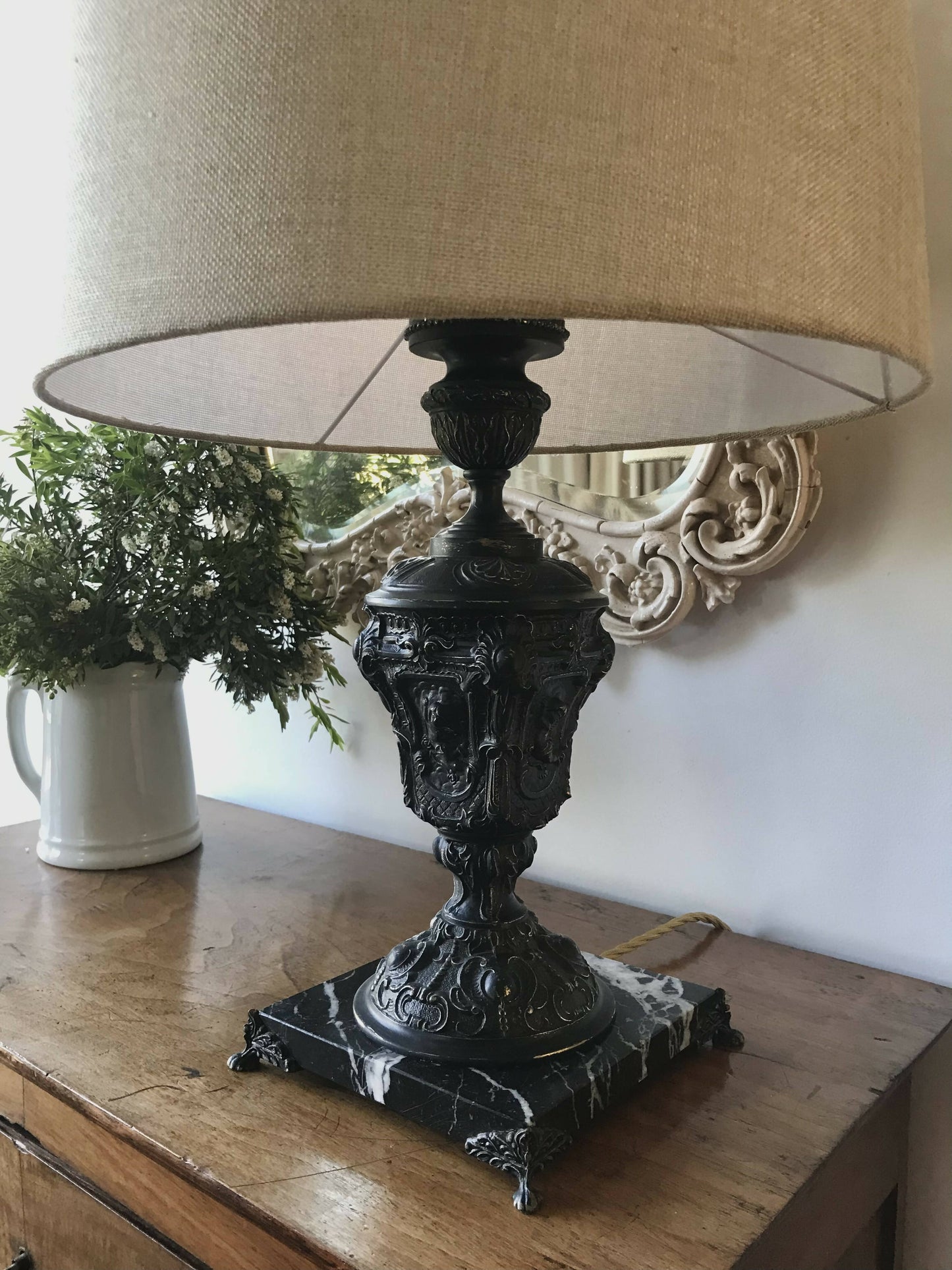 Classical Urn Lamp