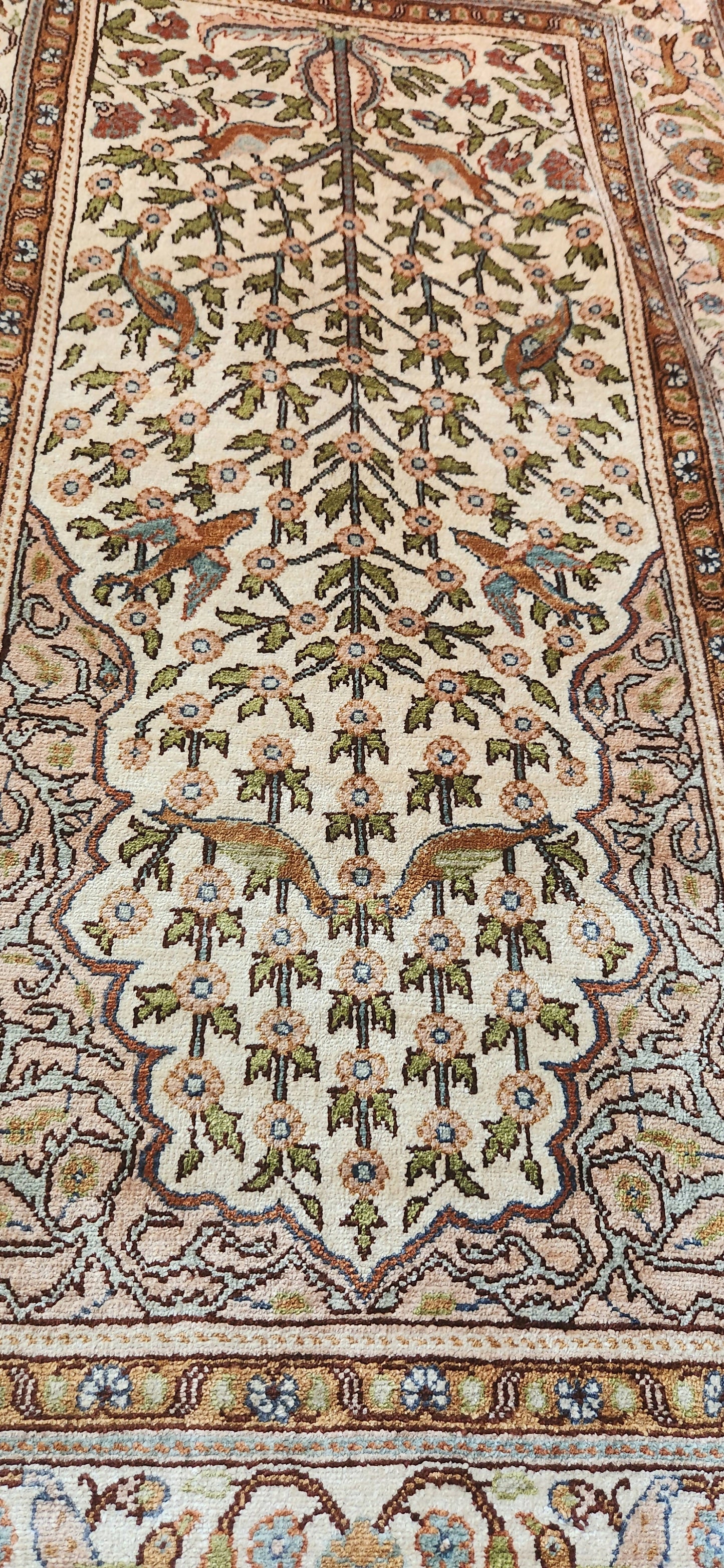 Pure Silk Handmade Carpet