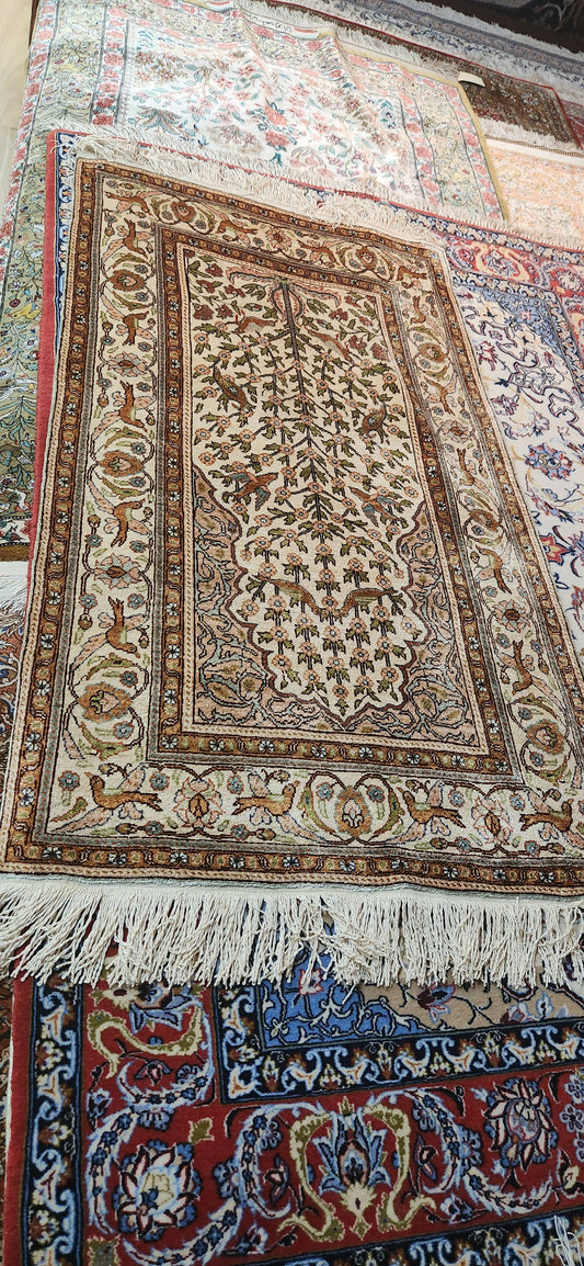 Pure Silk Handmade Carpet